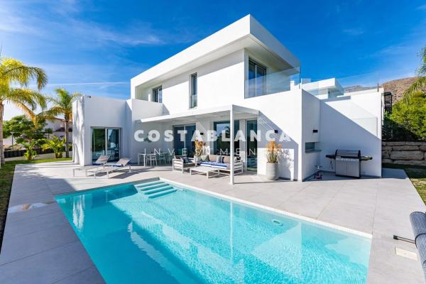 Chalet en calle Atenas