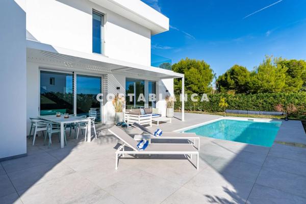 Chalet en calle Atenas