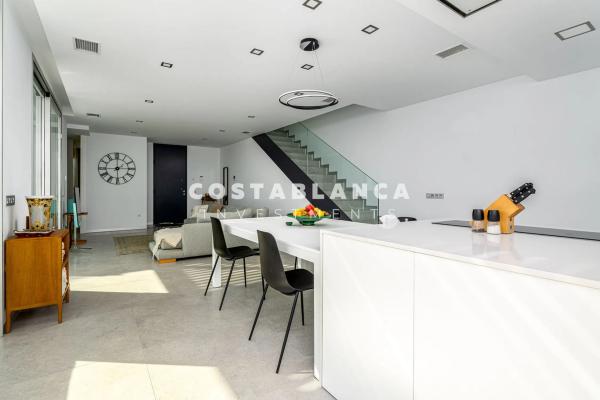 Chalet en calle Atenas