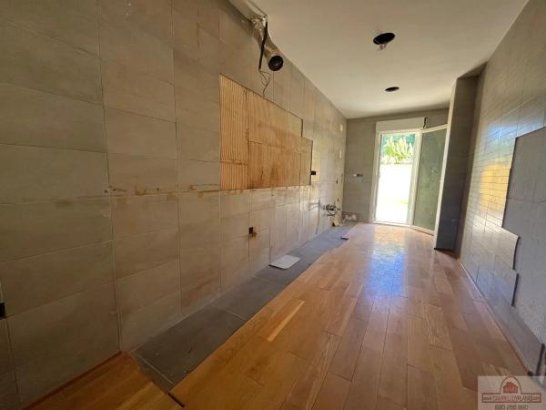 Chalet adosado en avenida Mimosas