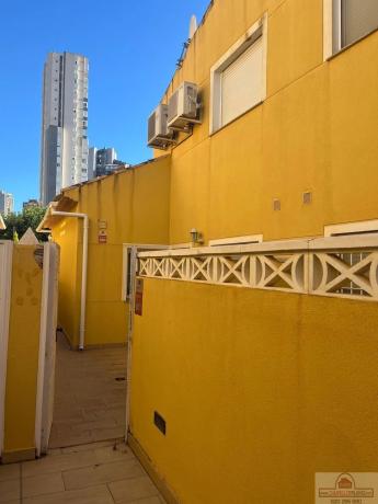 Chalet adosado en avenida Mimosas