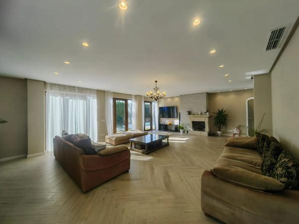 Casa independiente en calle Londres