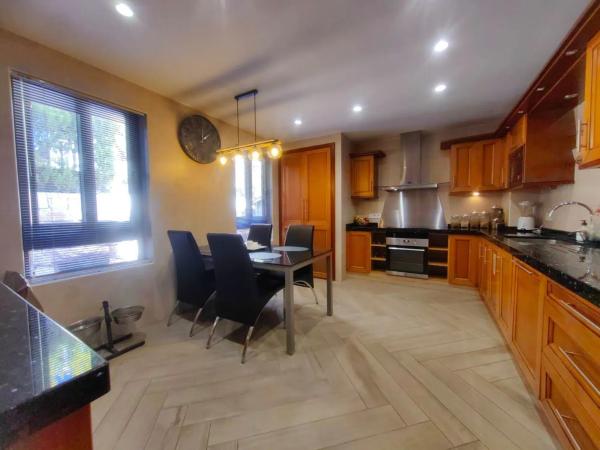 Casa independiente en calle Londres