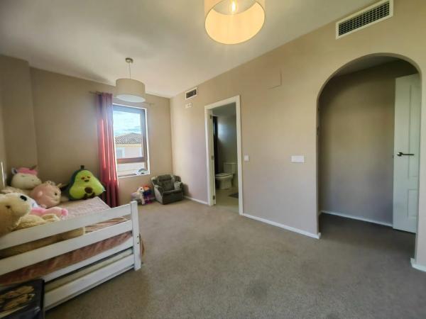 Casa independiente en calle Londres