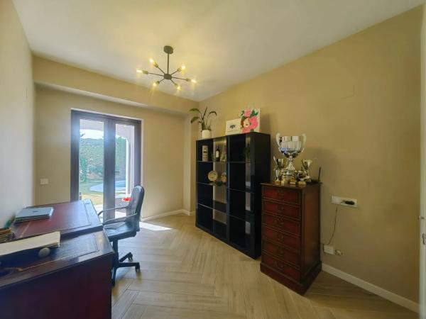 Casa independiente en calle Londres