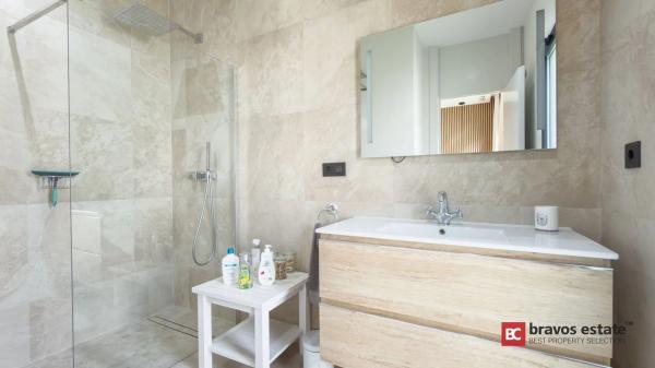 Casa independiente en calle de Veneçuela