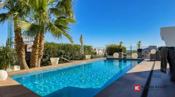 Casa independiente en calle de Veneçuela