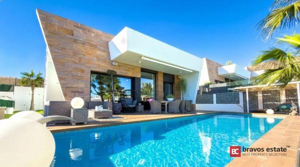 Casa independiente en calle de Veneçuela