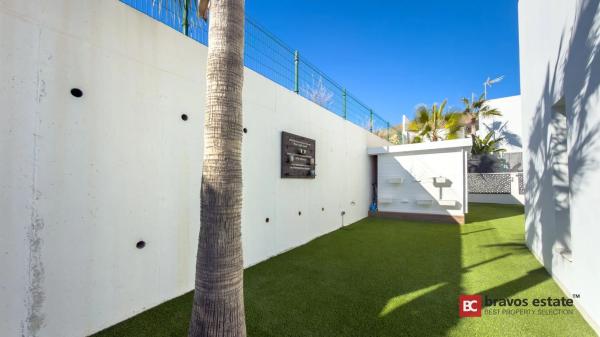 Casa independiente en calle de Veneçuela