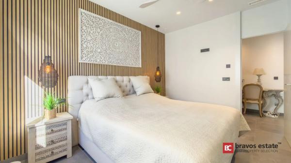 Casa independiente en calle de Veneçuela