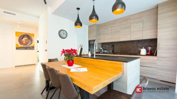 Casa independiente en calle de Veneçuela