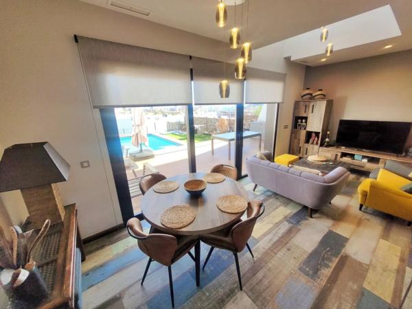 Chalet adosado en calle de Brasil