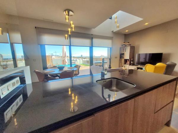 Chalet adosado en calle de Brasil