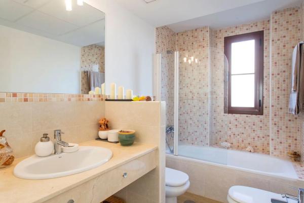 Casa independiente en calle Roma