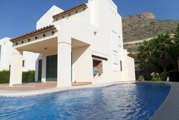 Casa independiente en calle Roma