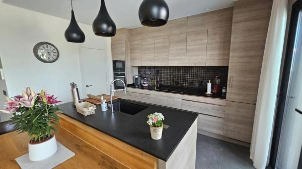 Casa independiente en calle de Veneçuela