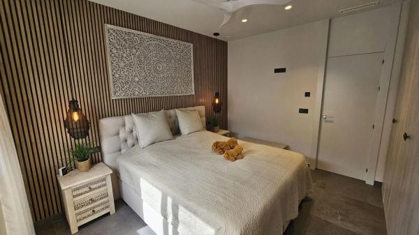 Casa independiente en calle de Veneçuela