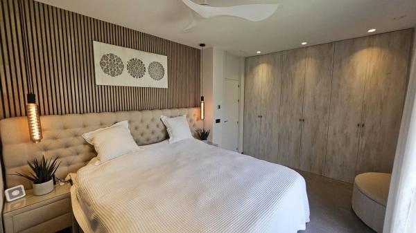 Casa independiente en calle de Veneçuela