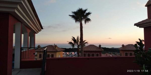 Casa independiente en avenida Oviedo