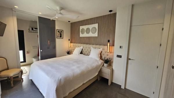 Casa independiente en calle de Veneçuela