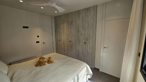 Casa independiente en calle de Veneçuela