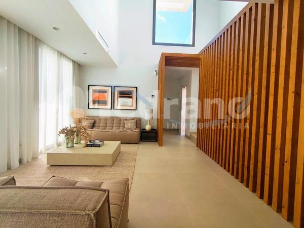 Casa independiente en calle Praga, 64