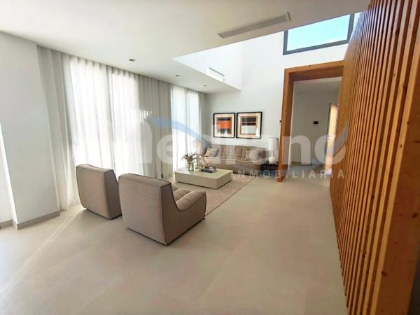 Casa independiente en calle Praga, 64