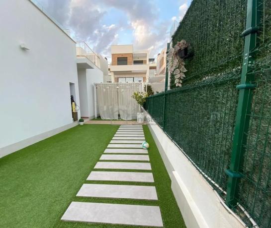 Casa independiente en calle d'Equador