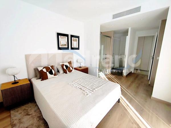 Casa independiente en calle Praga, 64