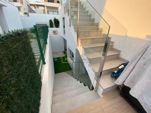 Casa independiente en calle d'Equador