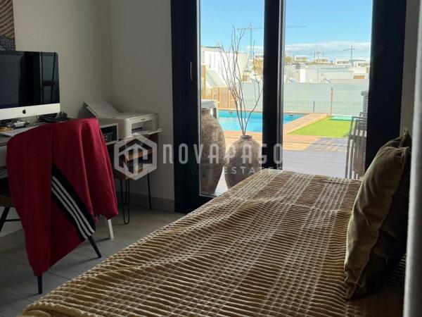 Chalet adosado en calle de Brasil