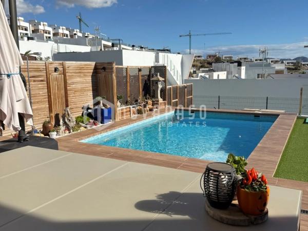 Chalet adosado en calle de Brasil