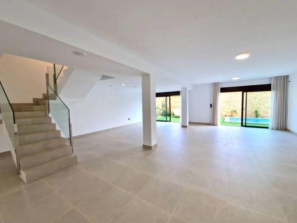 Casa independiente en avenida Barcelona