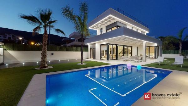 Casa independiente en calle Atenas