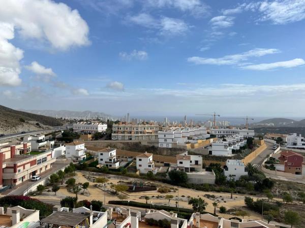 Casa independiente en avenida de Granada
