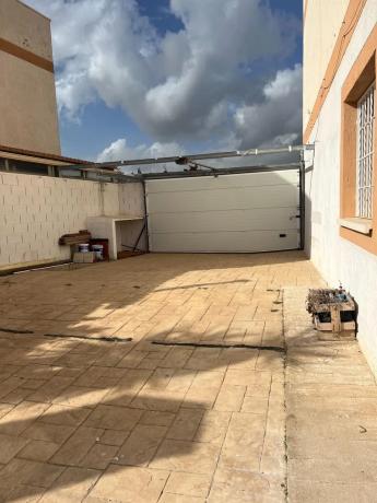 Casa independiente en avenida de Granada