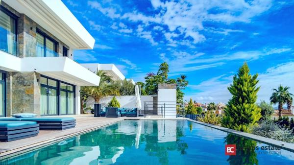 Casa independiente en calle Roma