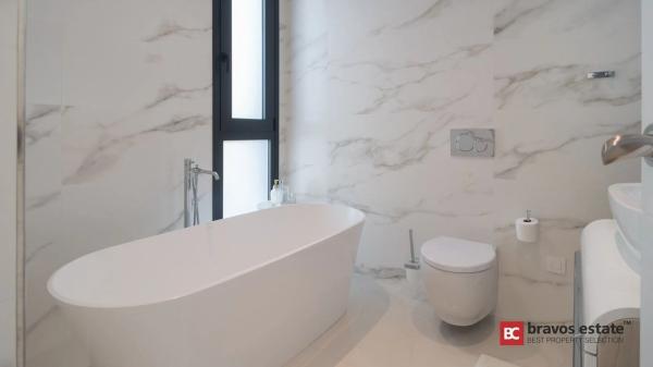 Casa independiente en calle Roma