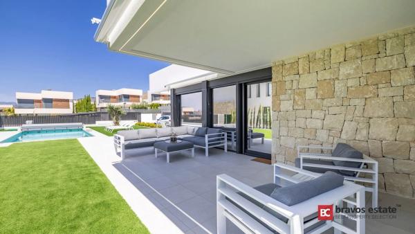 Casa independiente en calle Berlin