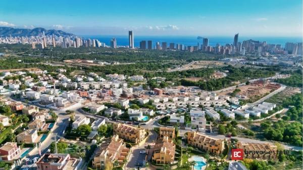 Casa independiente en calle Berlin