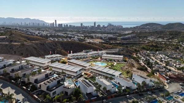 Chalet adosado en avenida Barcelona, 2
