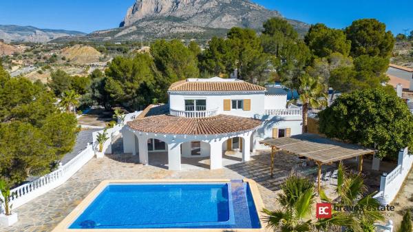 Casa independiente en Polígono Pallarés.Sector 16