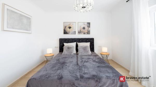 Casa independiente en Polígono Pallarés.Sector 16