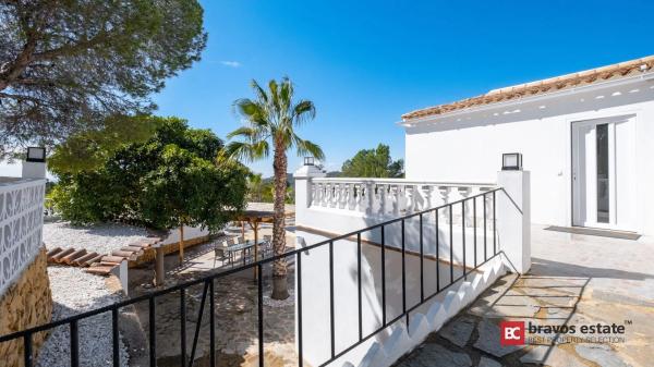 Casa independiente en Polígono Pallarés.Sector 16