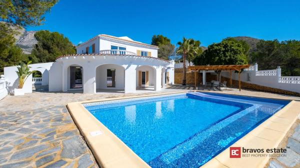 Casa independiente en Polígono Pallarés.Sector 16