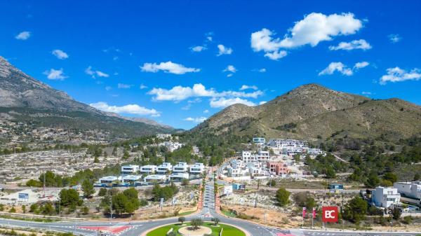 Casa independiente en Polígono Pallarés.Sector 16