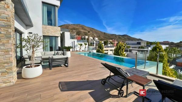 Casa independiente en calle Berlin