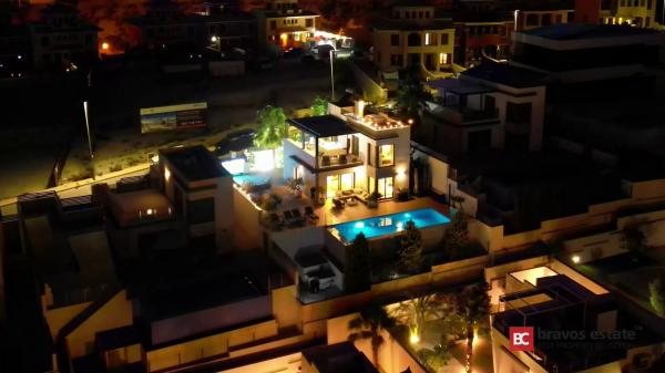 Casa independiente en calle Berlin