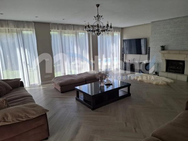 Casa independiente en calle Londres