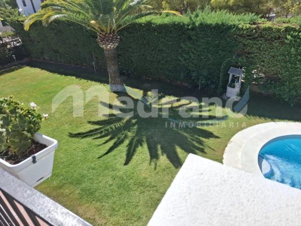 Casa independiente en calle Londres